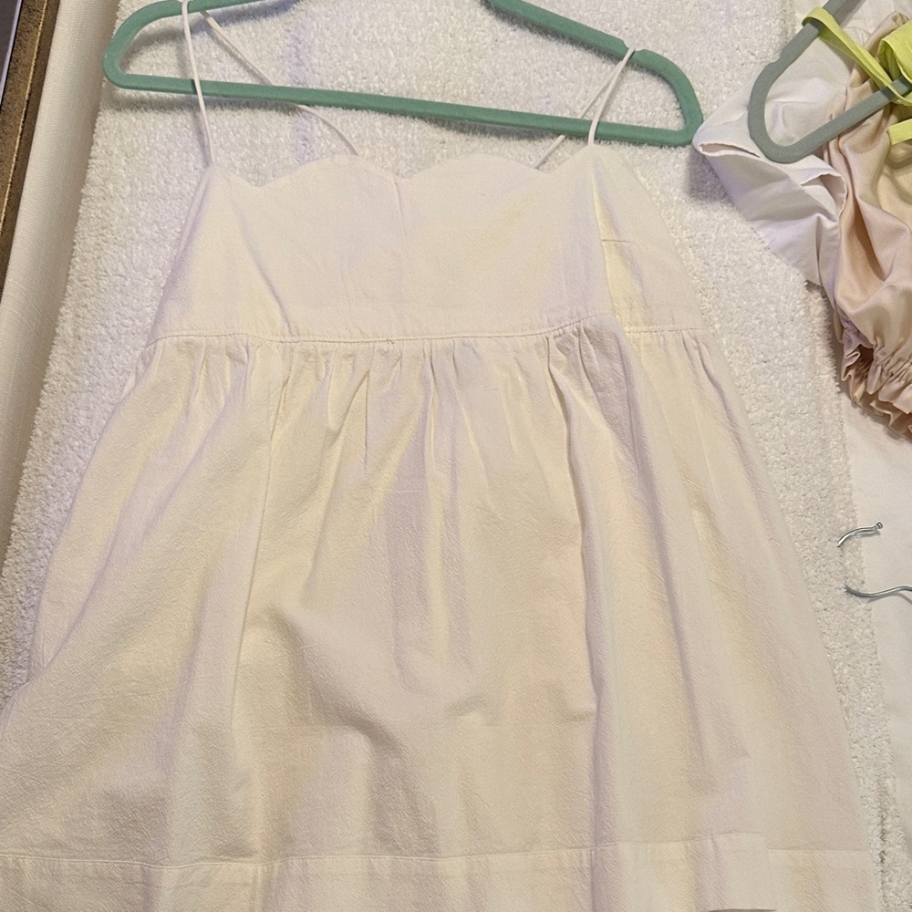 Anthropologie Scalloped Cream Set